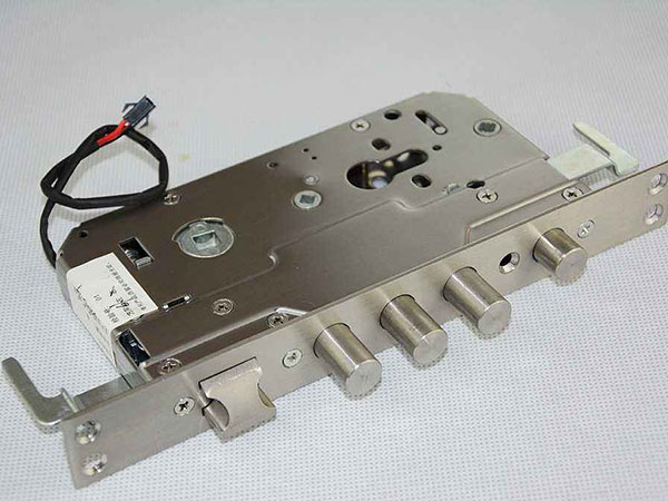 个旧24小时上门开锁公司